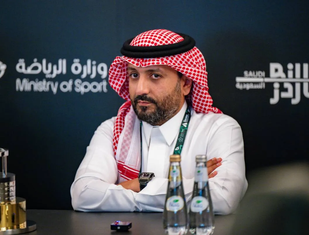 الجعويني يطلع على تصفيات بطولة العالم للبليارد ويرفع حماس اللاعبين