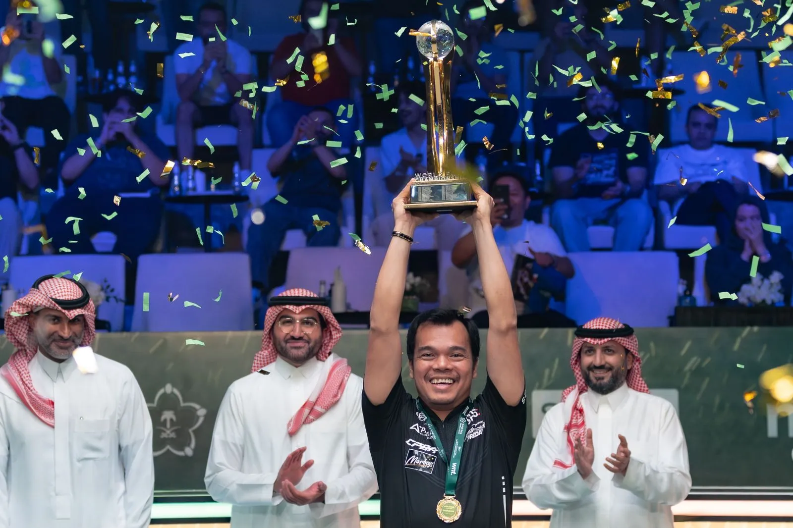 معالي نائب وزير الرياضة يتوّج الفلبيني “كارلو بيادو” بلقب بطولة العالم للبليارد 2025